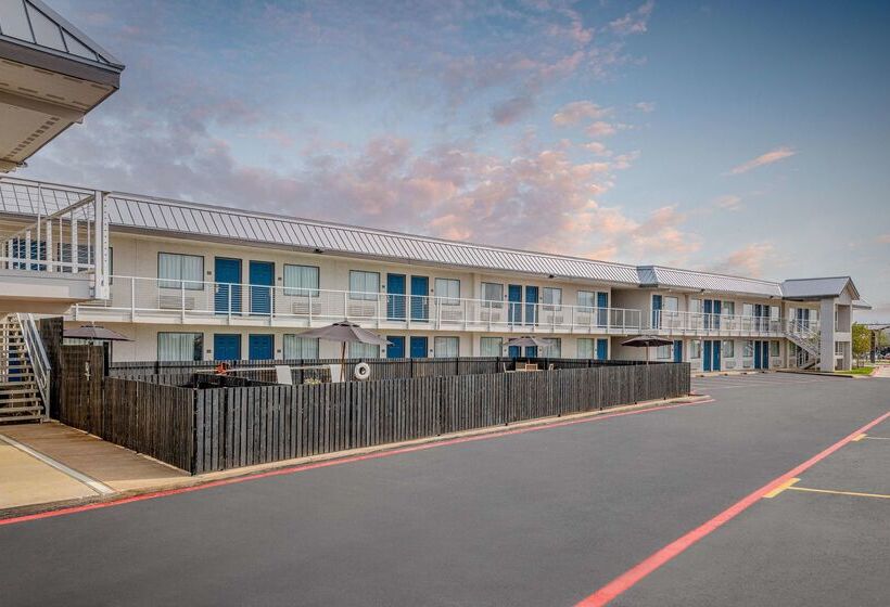 Motel 6euless, Tx  Dallas