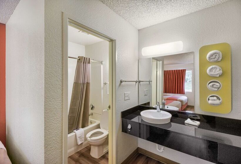 Motel 6 Everett, Wa  South