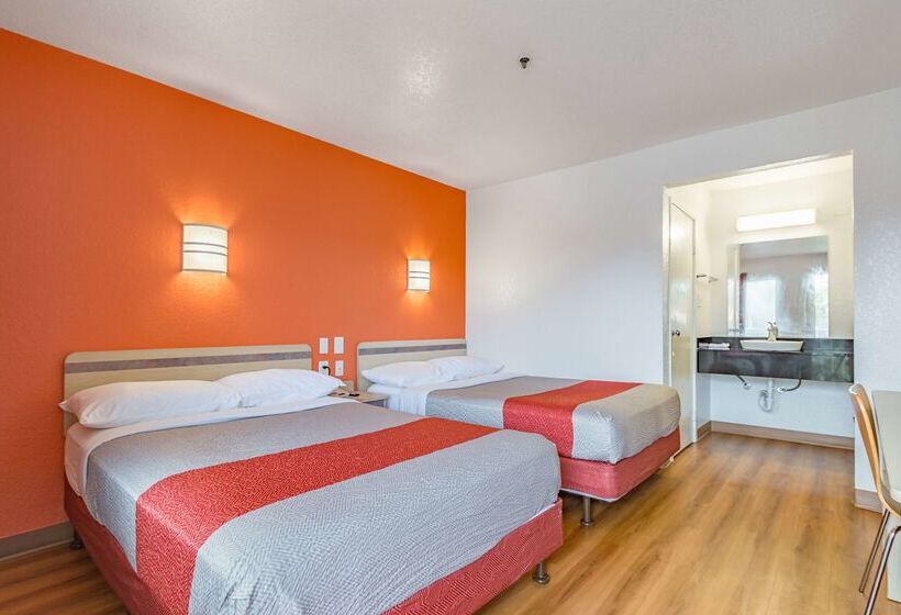 Motel 6 Ft. Pierce, Fl