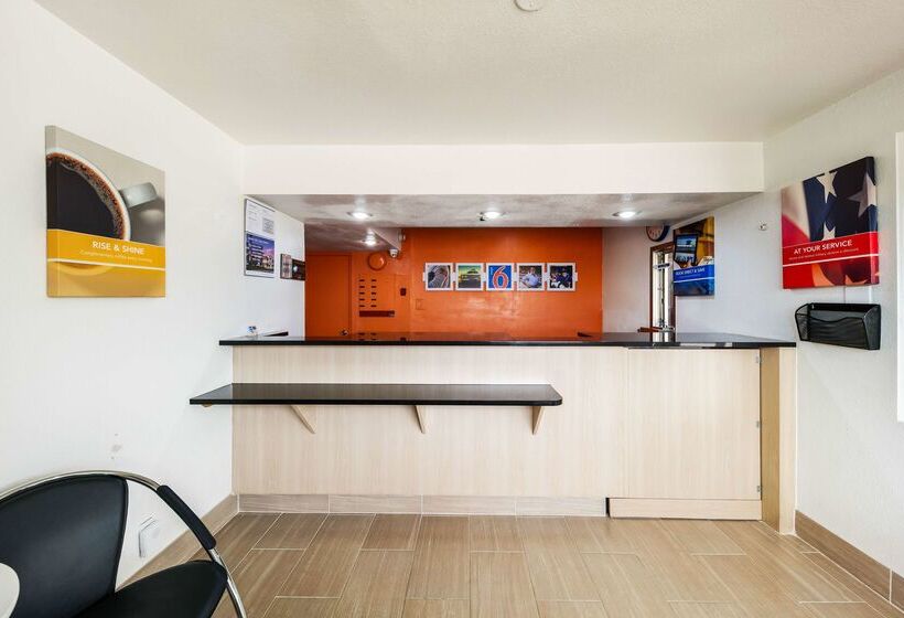 Motel 6 Greenville, Tx