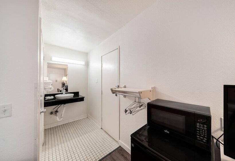 Motel 6 Greenville, Tx