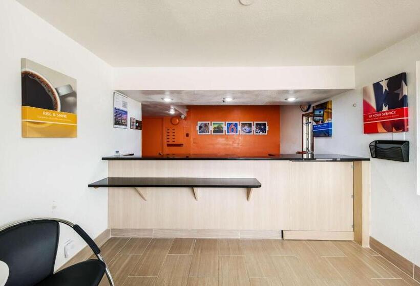 Motel 6 Greenville, Tx