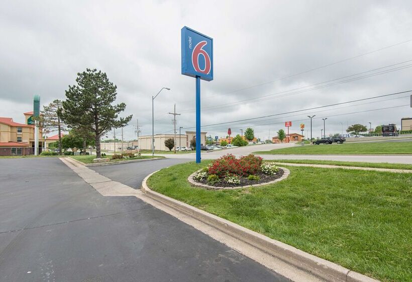 Motel 6kansas City, Mo  Airport