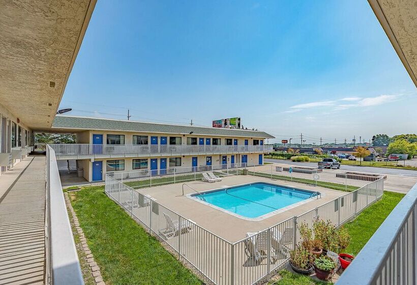 Motel 6kansas City, Mo  Airport