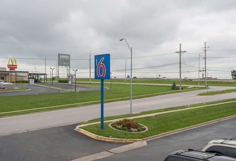Motel 6kansas City, Mo  Airport