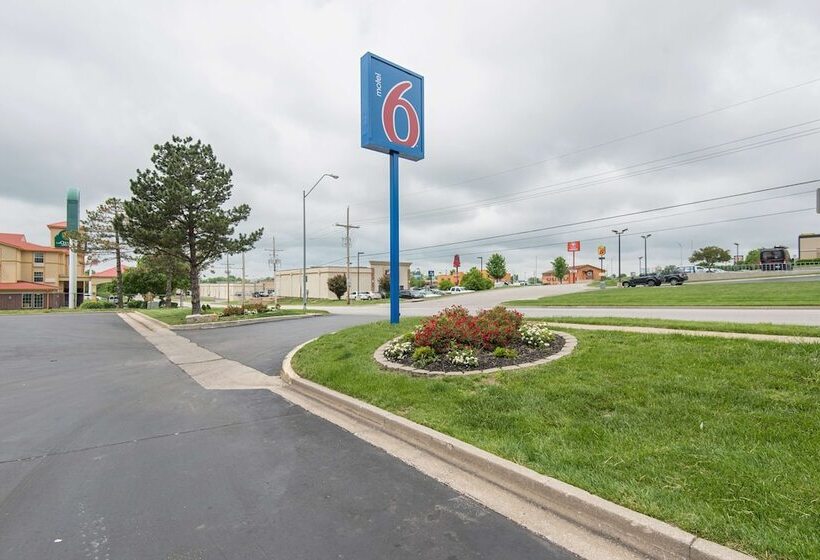 Motel 6kansas City, Mo  Airport