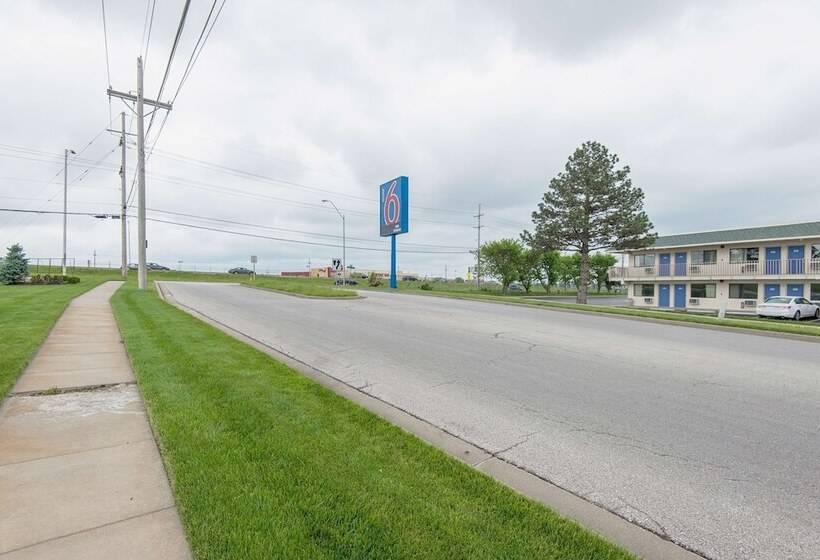 Motel 6kansas City, Mo  Airport