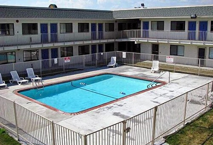 Motel 6kansas City, Mo  Airport