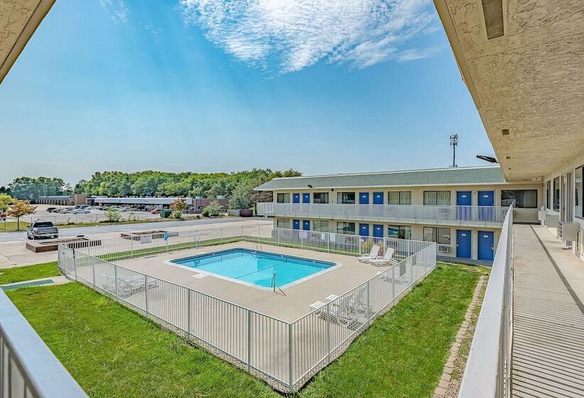Motel 6kansas City, Mo  Airport