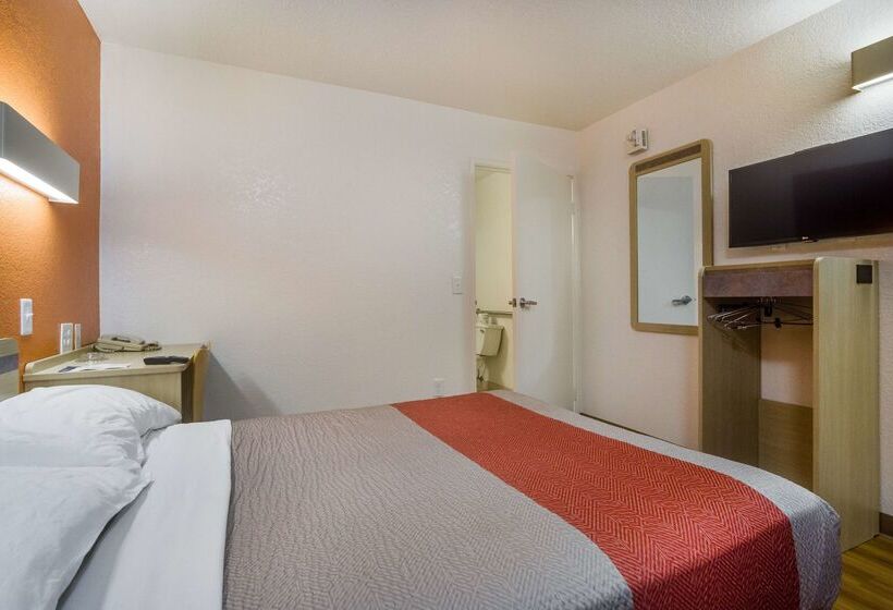 فندق على الطريق Park Inn By Radisson, Lakewood