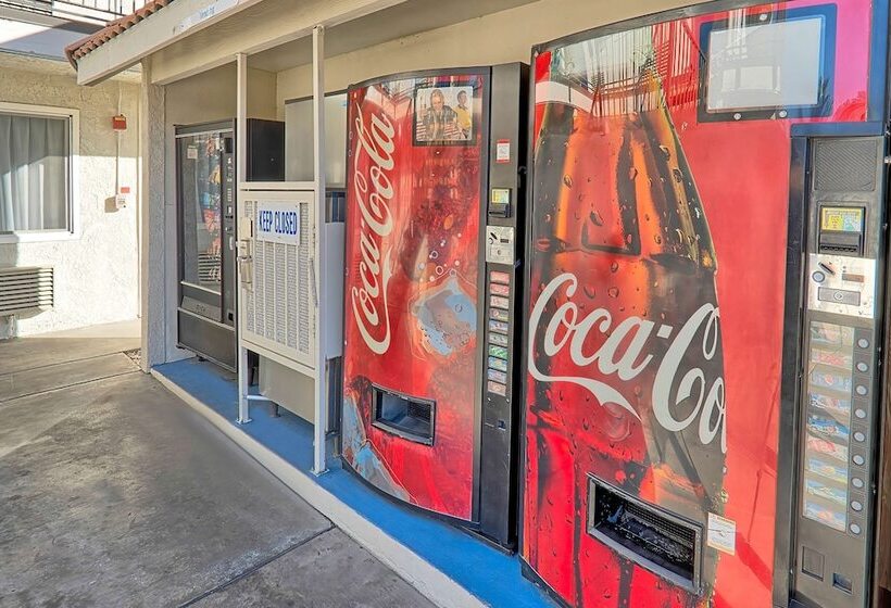 Motel 6 Lancaster, Ca