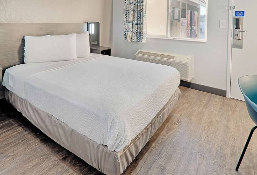 Motel 6 Lancaster, Ca