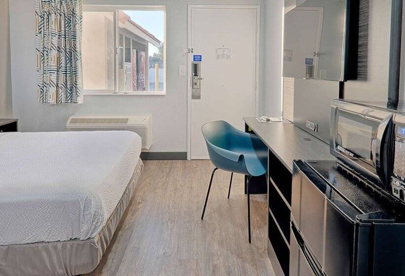 Motel 6 Lancaster, Ca