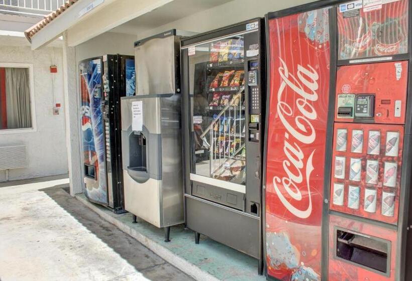 Motel 6 Lancaster, Ca