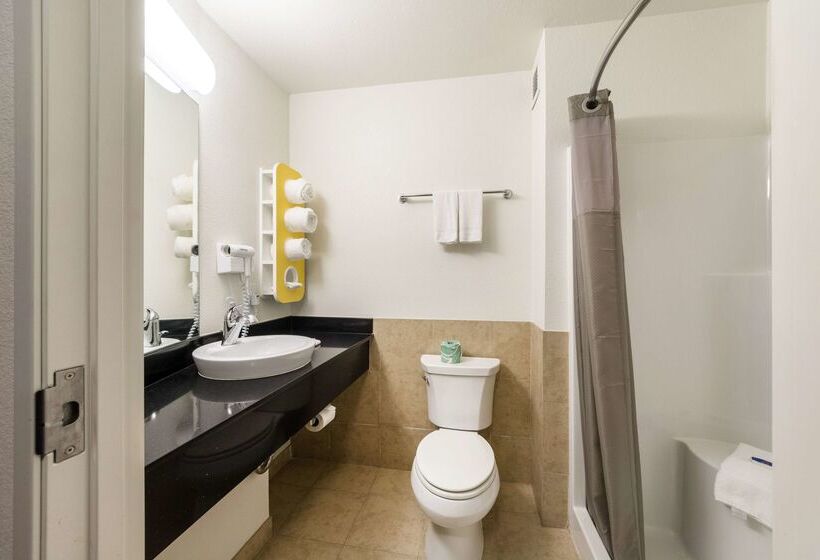 Motel 6laredo, Tx  Airport