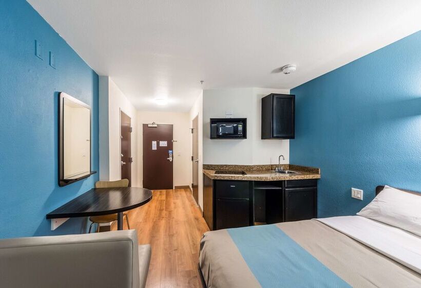 Motel 6laredo, Tx  Airport