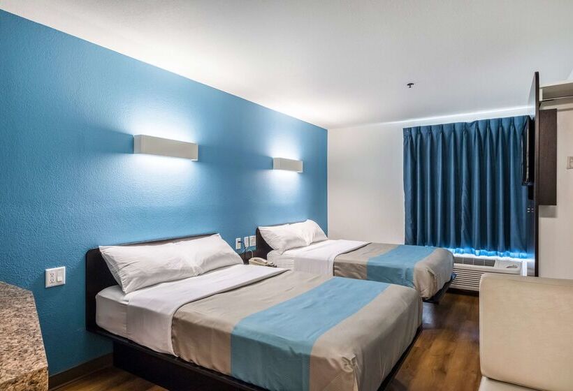 Motel 6laredo, Tx  Airport