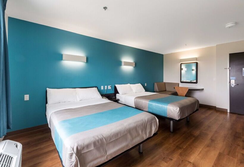 Motel 6laredo, Tx  Airport