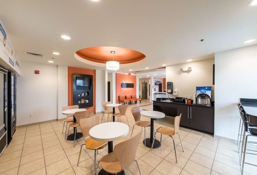 Motel 6laredo, Tx  Airport