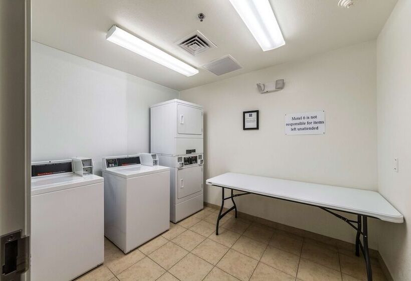 Motel 6laredo, Tx  Airport