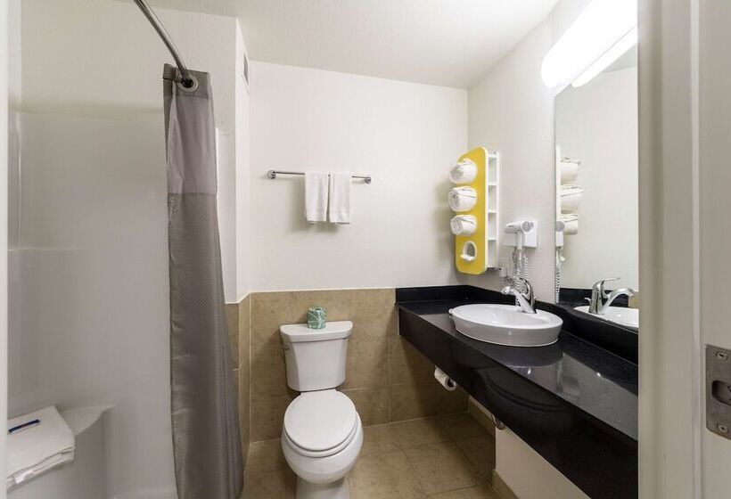 Motel 6laredo, Tx  Airport