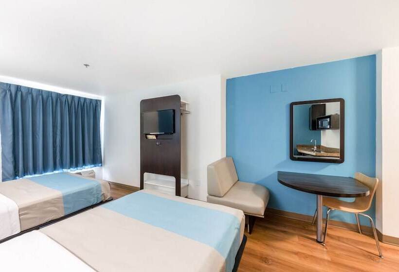 Motel 6laredo, Tx Airport