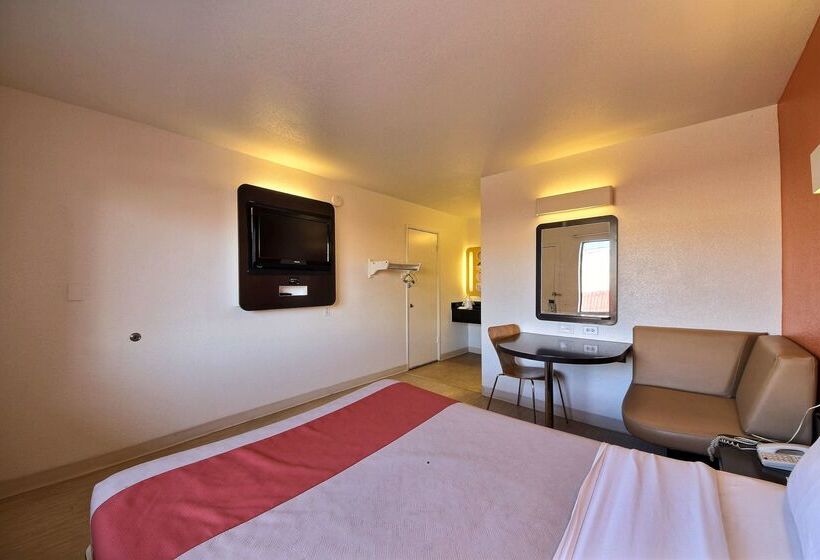 Motel 6laredo, Tx South