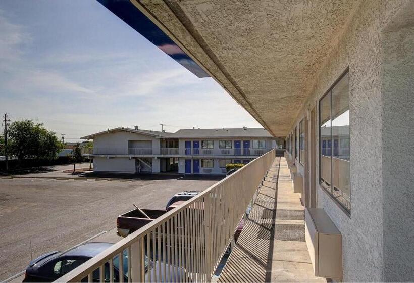 Motel 6laredo, Tx South