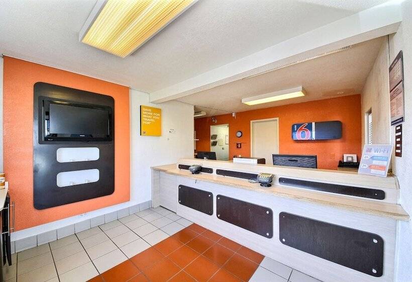 Motel 6laredo, Tx South