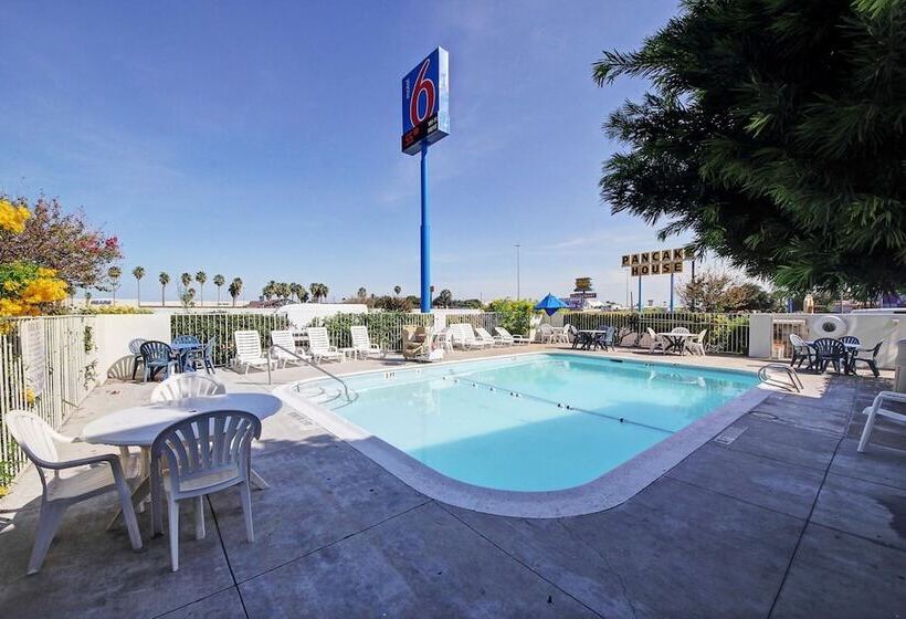 Motel 6laredo, Tx South