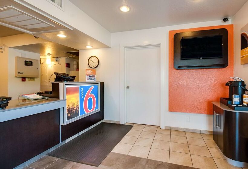 Motel 6lenexa, Ks  Kansas City Southwest