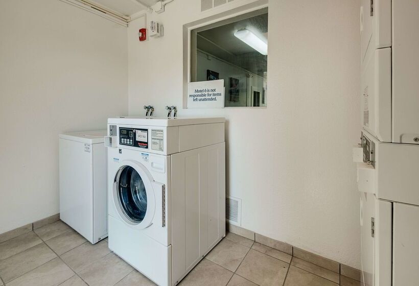 Motel 6lenexa, Ks  Kansas City Southwest