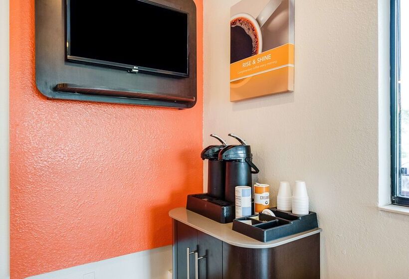 Motel 6lenexa, Ks  Kansas City Southwest