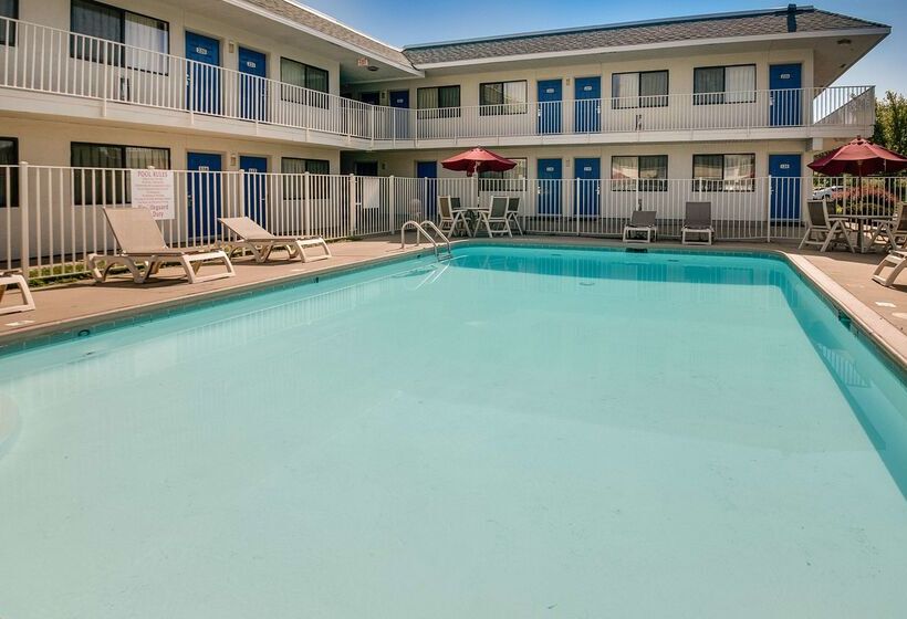 Motel 6lenexa, Ks  Kansas City Southwest