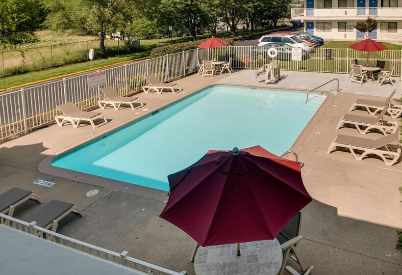 Motel 6lenexa, Ks  Kansas City Southwest