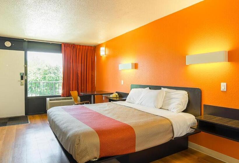 Motel 6little Rock, Ar  West