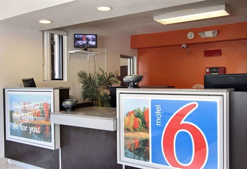 Motel 6middleburg Heights, Oh  Cleveland