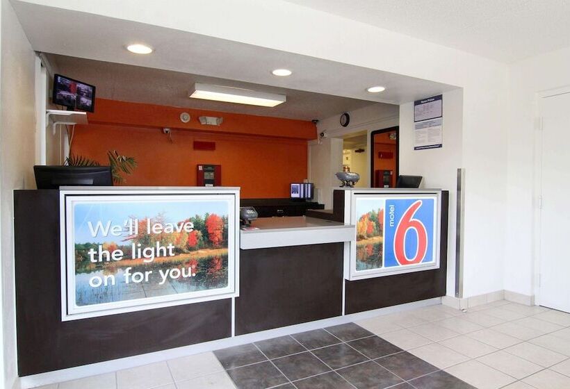 Motel 6middleburg Heights, Oh  Cleveland