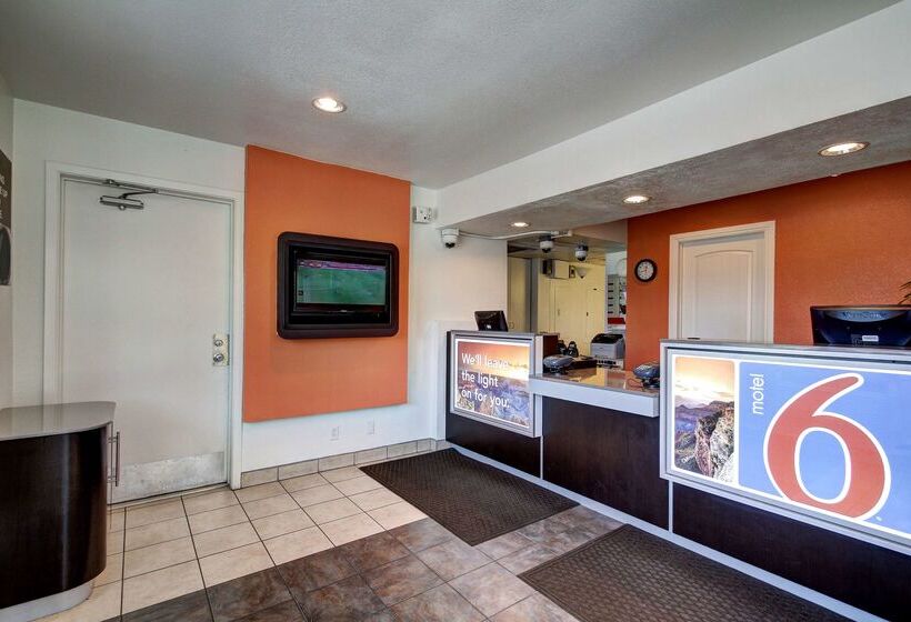 מוטל Econo Lodge Midvale