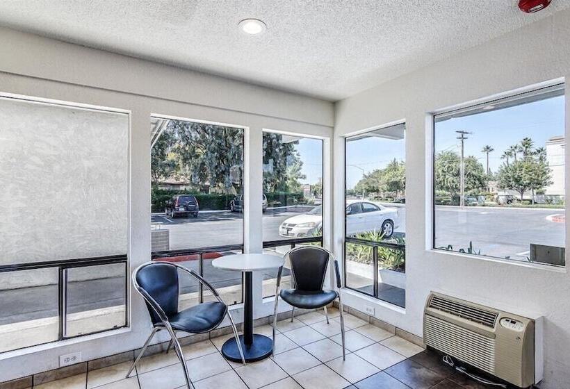 Мотель Park Inn By Radisson, Modesto