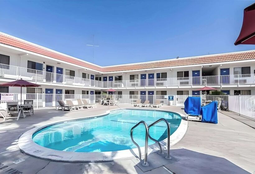 Мотель Park Inn By Radisson, Modesto