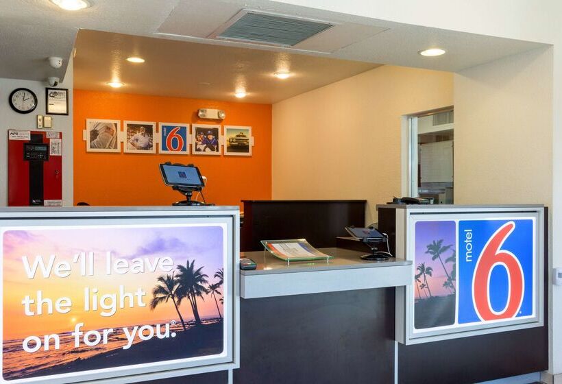 Motel 6 Mojave, Ca