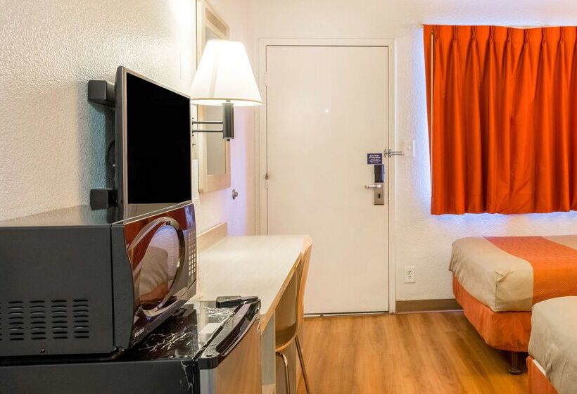 Motel 6 Mojave, Ca