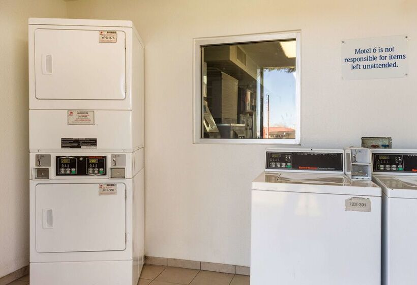 Motel 6 Mojave, Ca