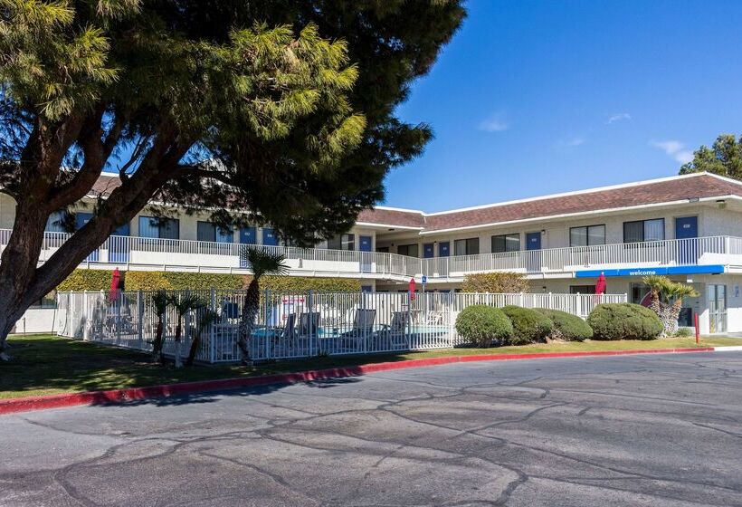 Motel 6 Mojave, Ca