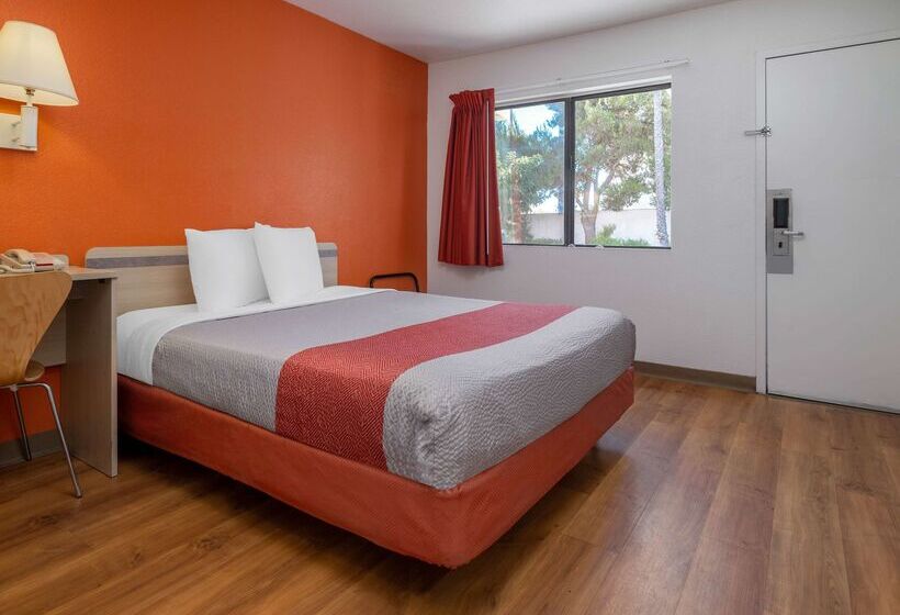 Motel 6oceanside, Ca