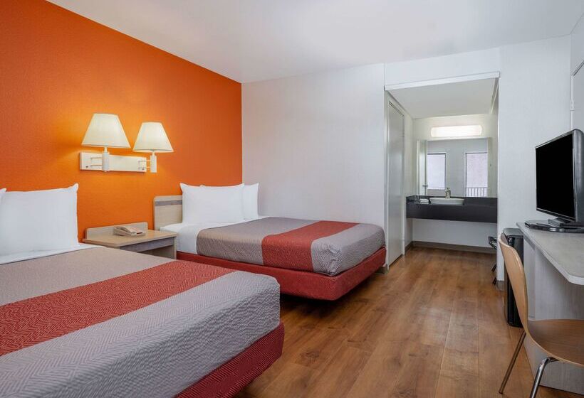 Motel 6oceanside, Ca