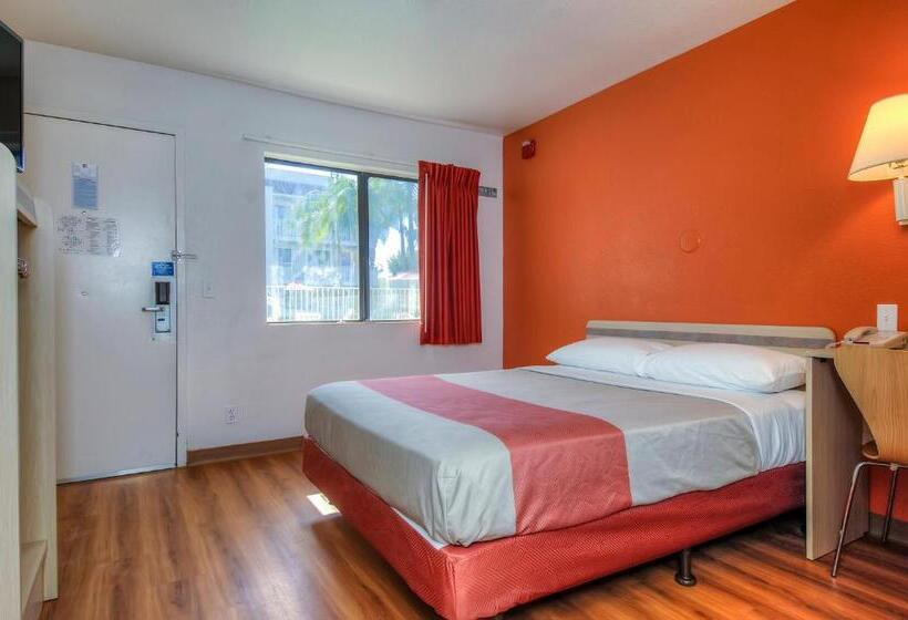 Motel 6oceanside, Ca