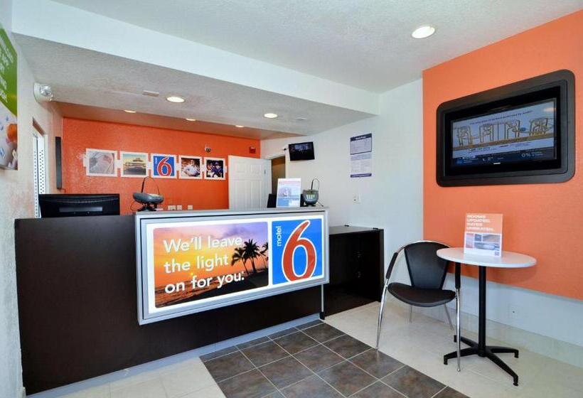 Motel 6palm Desert, Ca  Palm Springs Area