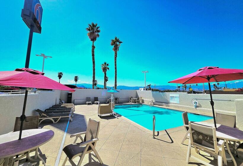Motel 6palm Desert, Ca  Palm Springs Area